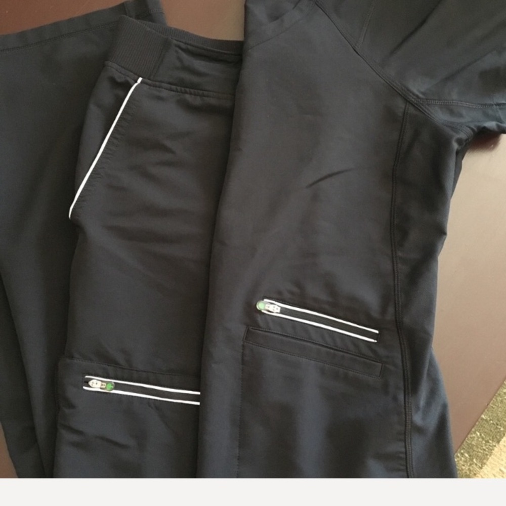 Healing hands 360 pants and top